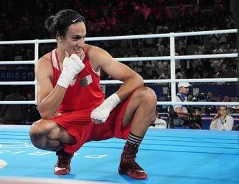 Boxe, Khelif fuori dai Mondiali se non si sottopone a test di genere