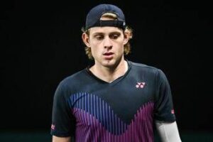 Coppa Davis, polemiche in Belgio-Cile: Bergs travolge Garin, lui si rifiuta di giocare – Video