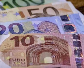 Euro, oltre due banconote false su 10 ritirate in Italia nel 2024