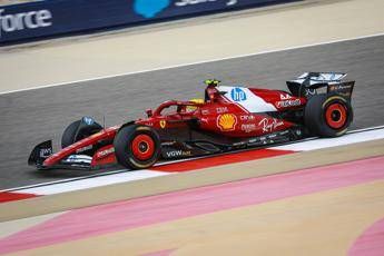 Formula 1, test Bahrain: Hamilton davanti a tutti, nel pomeriggio tocca a Leclerc