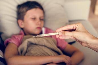Influenza, boom casi nei bimbi: dal pediatra i consigli pre e post contagio