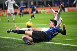 Inter-Fiorentina, polemiche sui social: “Mai vista una cosa così”, “Come Muntari”