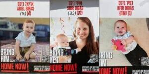 Israele, corteo funebre per i Bibas: folla per l’addio a Shiri, Ariel e Kfir uccisi a Gaza