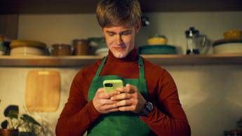 Knorr-Tinder, quando l’amore passa dalla cucina: nuova ‘green flag’ per i single italiani