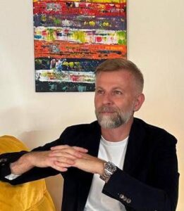 La visione Surrealista di Sandro Di Benedetto: Un progetto artistico senza precedenti