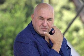 Maxi truffa a nome di Crosetto, da imprenditore un milione di euro. Il ministro: “E’ un raggiro”