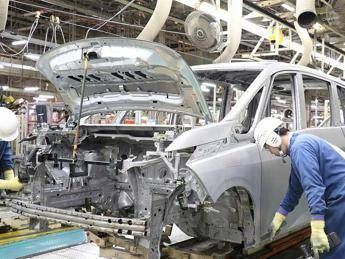 Nissan accelera l’uso di acciaio verde per una mobilità sostenibile