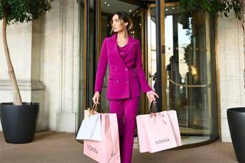 Noikika: dalle boutique di Roma al mondo online, con capi eleganti e dal design italiano adatti ad ogni occasione.