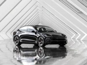 Oltre a vendite in calo, Tesla rischia coinvolgimento nella guerra dei dazi Usa-Cina
