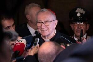Papa Francesco, Parolin: “Voci dimissioni? Tutte inutili speculazioni”