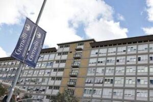 Papa, notte tranquilla al Gemelli: attesa per nuovo bollettino