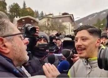 Roccaraso, scintille tra il deputato Borrelli e il tiktoker Sansone: “Vergogna, Napoli non siete voi” – Video