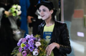 Sanremo 2025, Lucio Corsi chi è: esordi, duetto con Topo Gigio e la ‘visione’ di Verdone