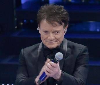 Sanremo 2025, Massimo Ranieri e l’occhio rosso: la diagnosi del medico