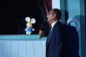 Sanremo 2025, i duetti: dalla magia Lucio Corsi-Topo Gigio all’enigma in barre di Fedez