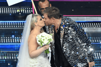 Sanremo 2025, standing per Duran Duran e scatta il bacio tra Follesa e Le Bon