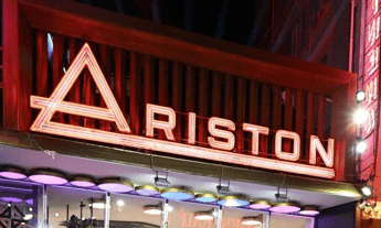 Sanremo 2025, tanto ‘amore’ e poca ‘guerra’: le parole più usate nelle canzoni