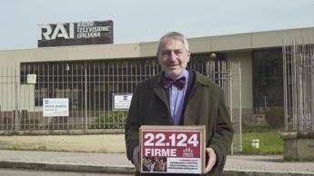 Sanremo. Pro Vita Famiglia consegna 22.000 firme alla RAI: “Evitare blasfemia e propaganda politica con canone italiani”