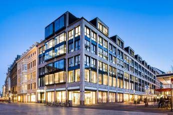 Schneider Electric presenta Easy Ups Srve: protezione dell’alimentazione essenziale per piccole e medie imprese, oggi disponibile con batterie al Litio o VRLA