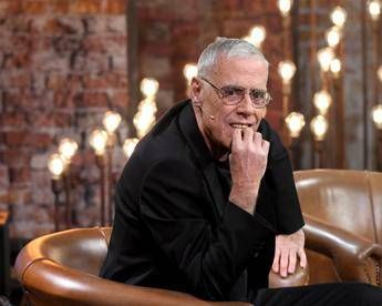 Teocoli, frecciata al Milan: “Manca la società, Ibra non capisce un ca…”