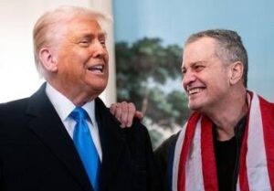 Trump accoglie l’insegnante Fogel detenuto in Russia e annuncia: “Oggi un altro rilascio” – Video