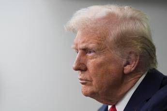 Trump firma ordine: “Stop uomini negli sport femminili, ricordate Imane Khelif?”