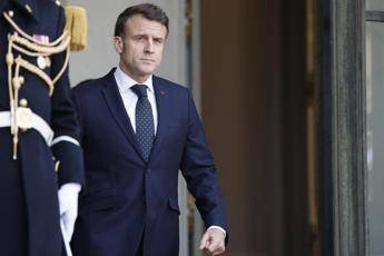 Ucraina, Macron parla con Trump e Zelensky: “Servono garanzie sicurezza forti e credibili”