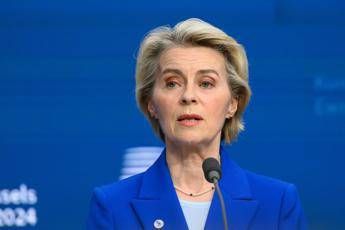 Ucraina, Von der Leyen: “Russia una canaglia ai confini, aumentare spese per la difesa”