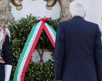 25 aprile, Mattarella ad Altare Patria. Meloni: “Onoriamo valori democratici negati da fascismo”