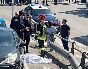 Auto su pedoni dopo celebrazioni 25 aprile a Lanciano, un morto e diversi feriti