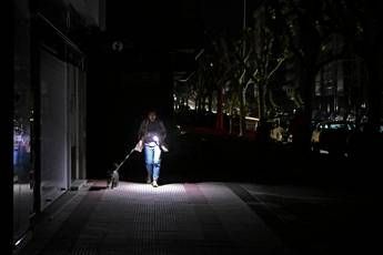 Blackout in Spagna, torna l’elettricità: ripristinata al 99%