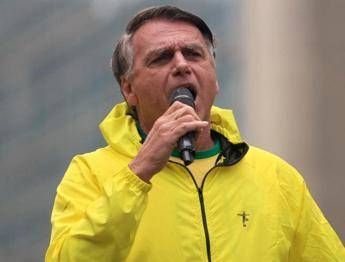Bolsonaro ricoverato d’urgenza: “Forti dolori addominali”