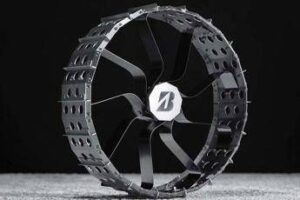 Bridgestone presenta la nuova generazione di pneumatici per l’esplorazione lunare