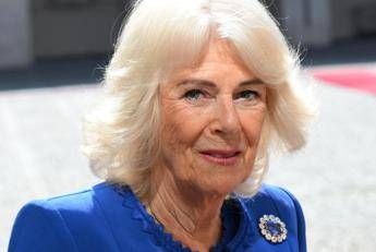 Camilla e la passione per i gioielli: “In Italia ne ha sfoggiati per 10 milioni di euro”