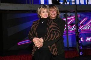 Carmen Russo: “Enzo Paolo Turchi gay? Me ne sarei accorta, il mondo del web è terribile”