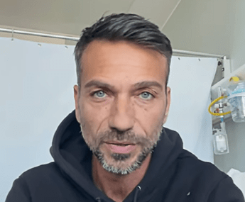 Costantino Vitagliano, la malattia autoimmune: “Sono una cavia per le cure sperimentali”