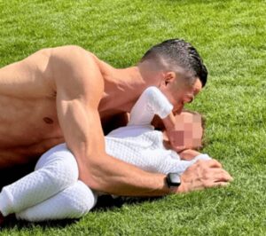 Cristiano Ronaldo, la dedica speciale per la figlia Bella e il ricordo del gemellino morto
