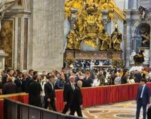 Da Ranieri a Dybala, delegazione della Roma a San Pietro per l’omaggio a Papa Francesco