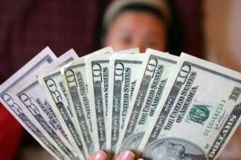 Dazi Usa e dollaro in calo, per analisti il danno è ormai fatto