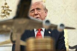 Dazi, portavoce Ue: “Con Usa non è dialogo tra sordi”. Trump attacca Cina: “Vuole fregarci”