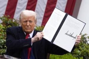 Dazi sì o dazi no, l’incertezza costa: tutti i danni del ‘tira e molla’ di Trump