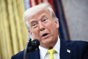 Espulsioni migranti, Trump attacca i giudici “deboli”