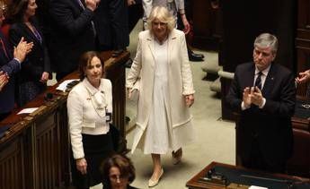 Fiona Clare, la stilista che ha reso ‘regina’ queen Camilla