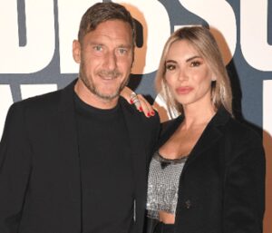 Francesco Totti e Noemi Bocchi, la vacanza (di lusso) con la famiglia allargata