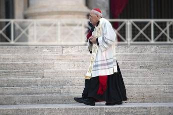 Funerali Papa Francesco, chi è Giovanni Battista Re: il cardinale celebra le esequie