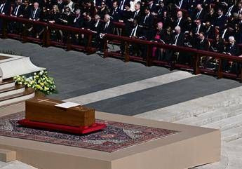 Funerali Papa Francesco, in 200mila per l’addio. L’omelia: “Ha toccato cuori e menti”. Trump vede Zelensky – Diretta