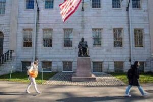 Harvard ‘punita’ dall’amministrazione Trump, in difesa interviene Obama