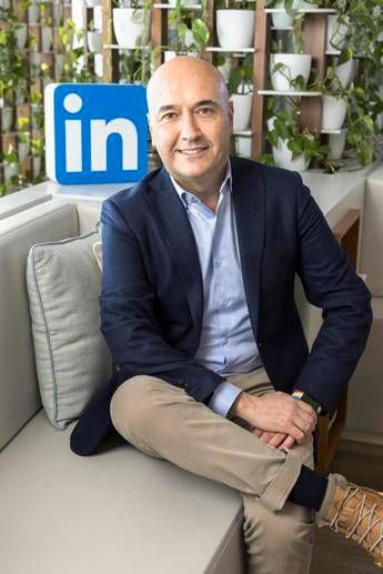 IA e lavoro in Italia: l’analisi di LinkedIn sulle competenze del futuro e le sfide del gender gap