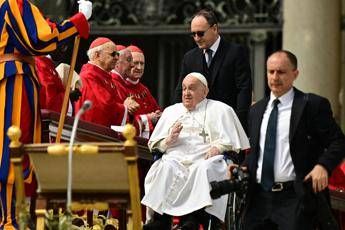 Il Papa in piazza San Pietro per la domenica delle Palme: “Buona Settimana Santa”