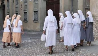 Isola del Giglio, le suore vanno via e scoppia la polemica